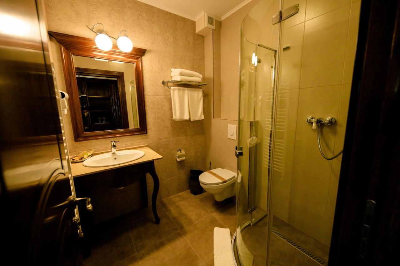 La Casa Cu Stuf Hotell Baldovinesti Eksteriør bilde